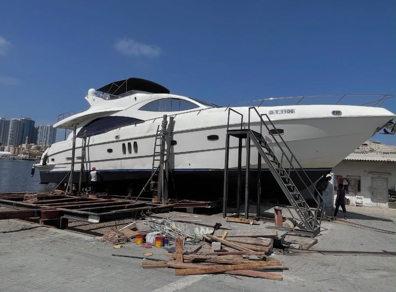 AL BOOM Marine maintenance shipyard